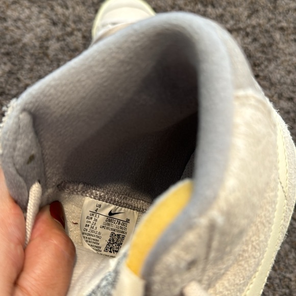 Nike - Picture 5 of 6